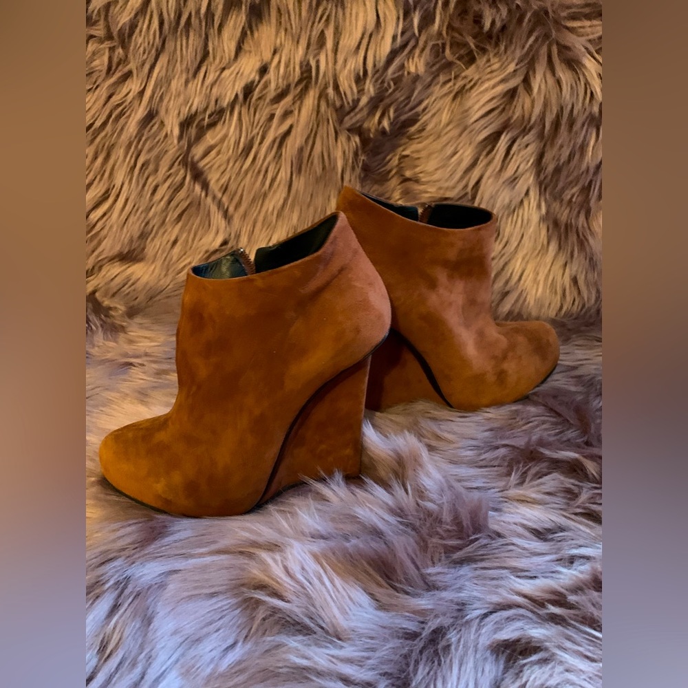 Giuseppe Zanotti Suede Ankle Wedge Bootie Boot Rust/Brown  Size 37/7